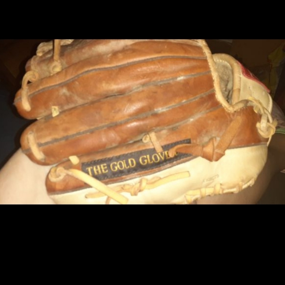 Rare Rawlings Baseball glove
